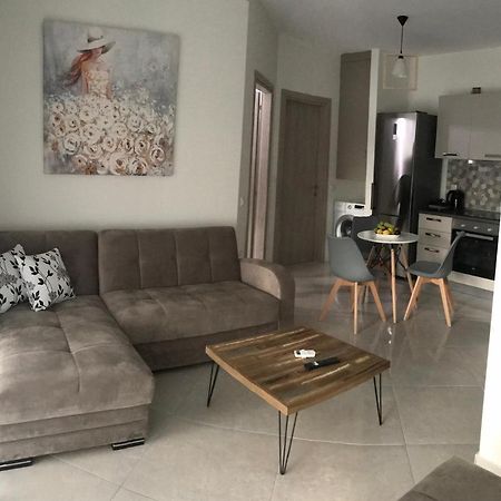 Cyclops Luxury Apartments Игуменица Екстериор снимка