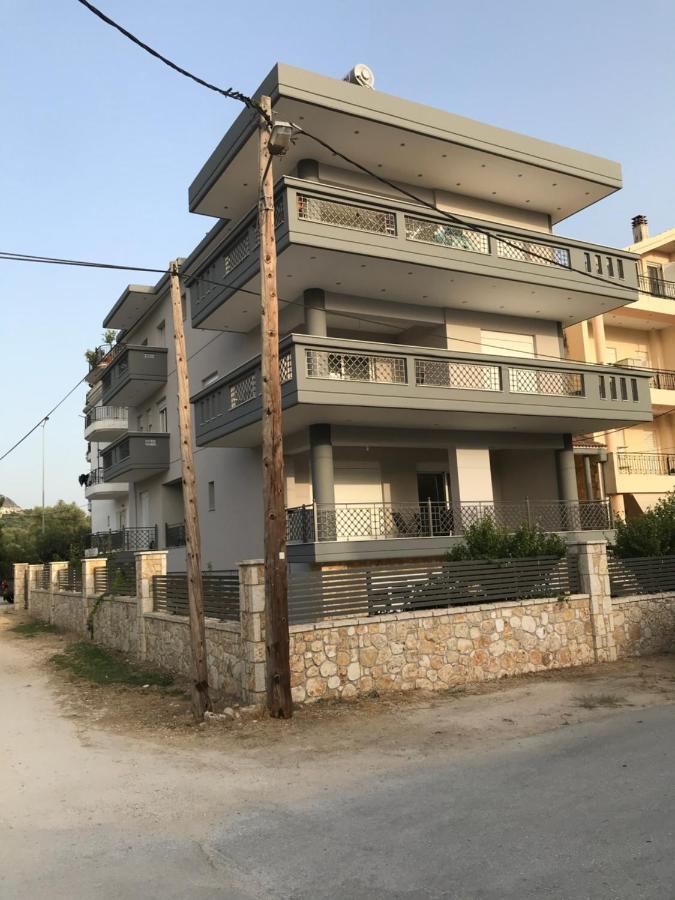 Cyclops Luxury Apartments Игуменица Екстериор снимка