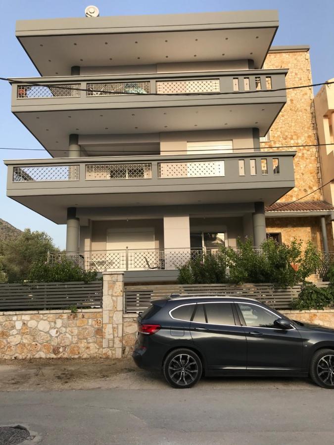 Cyclops Luxury Apartments Игуменица Екстериор снимка