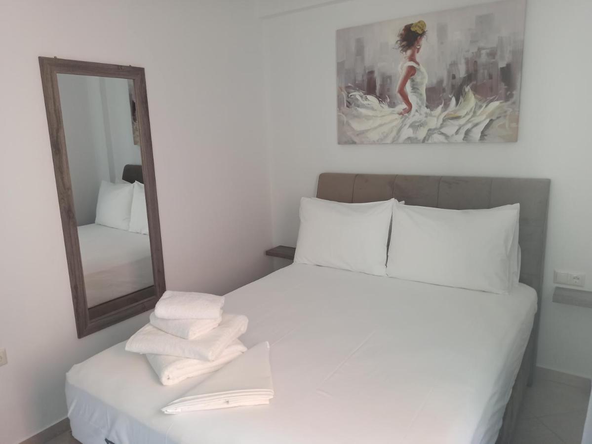 Cyclops Luxury Apartments Игуменица Екстериор снимка