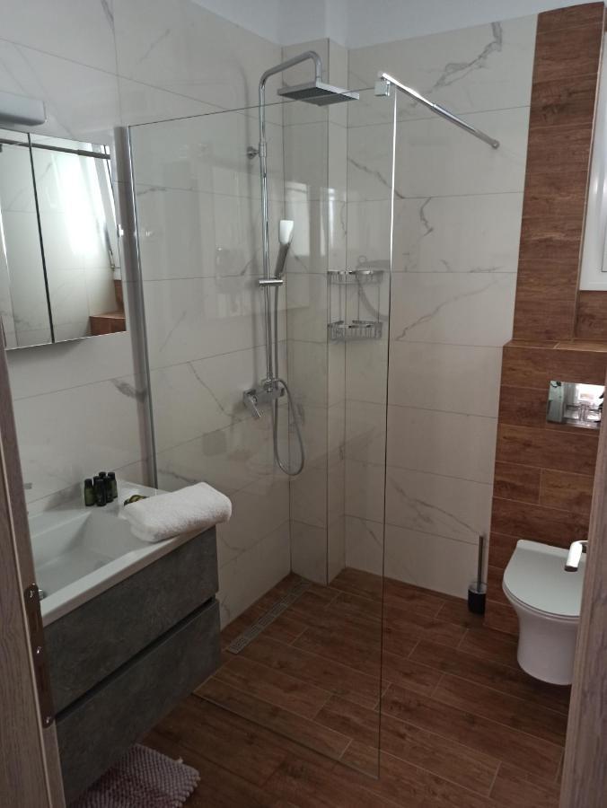 Cyclops Luxury Apartments Игуменица Екстериор снимка
