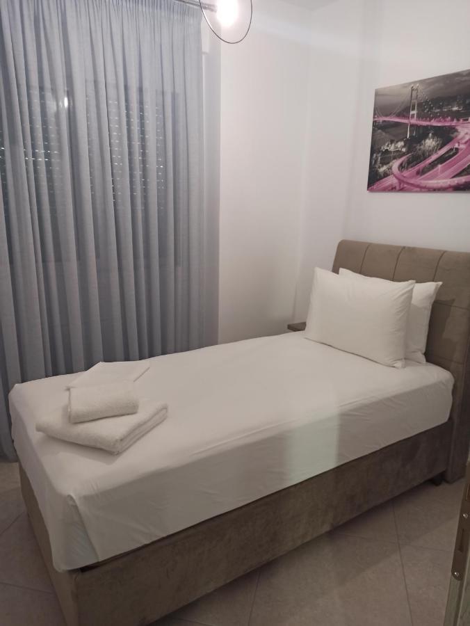 Cyclops Luxury Apartments Игуменица Екстериор снимка