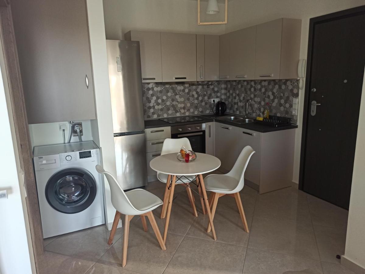 Cyclops Luxury Apartments Игуменица Екстериор снимка