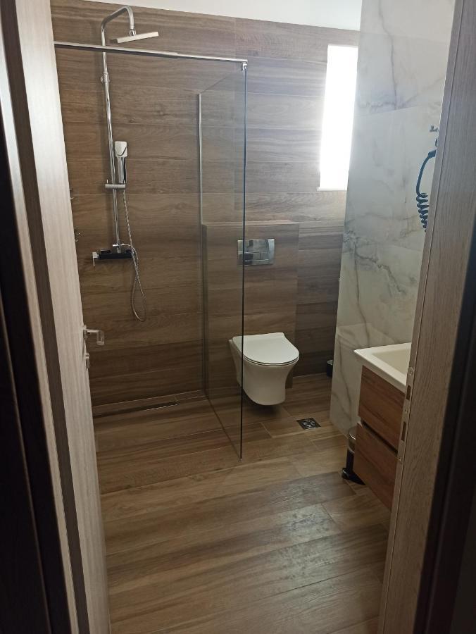 Cyclops Luxury Apartments Игуменица Екстериор снимка