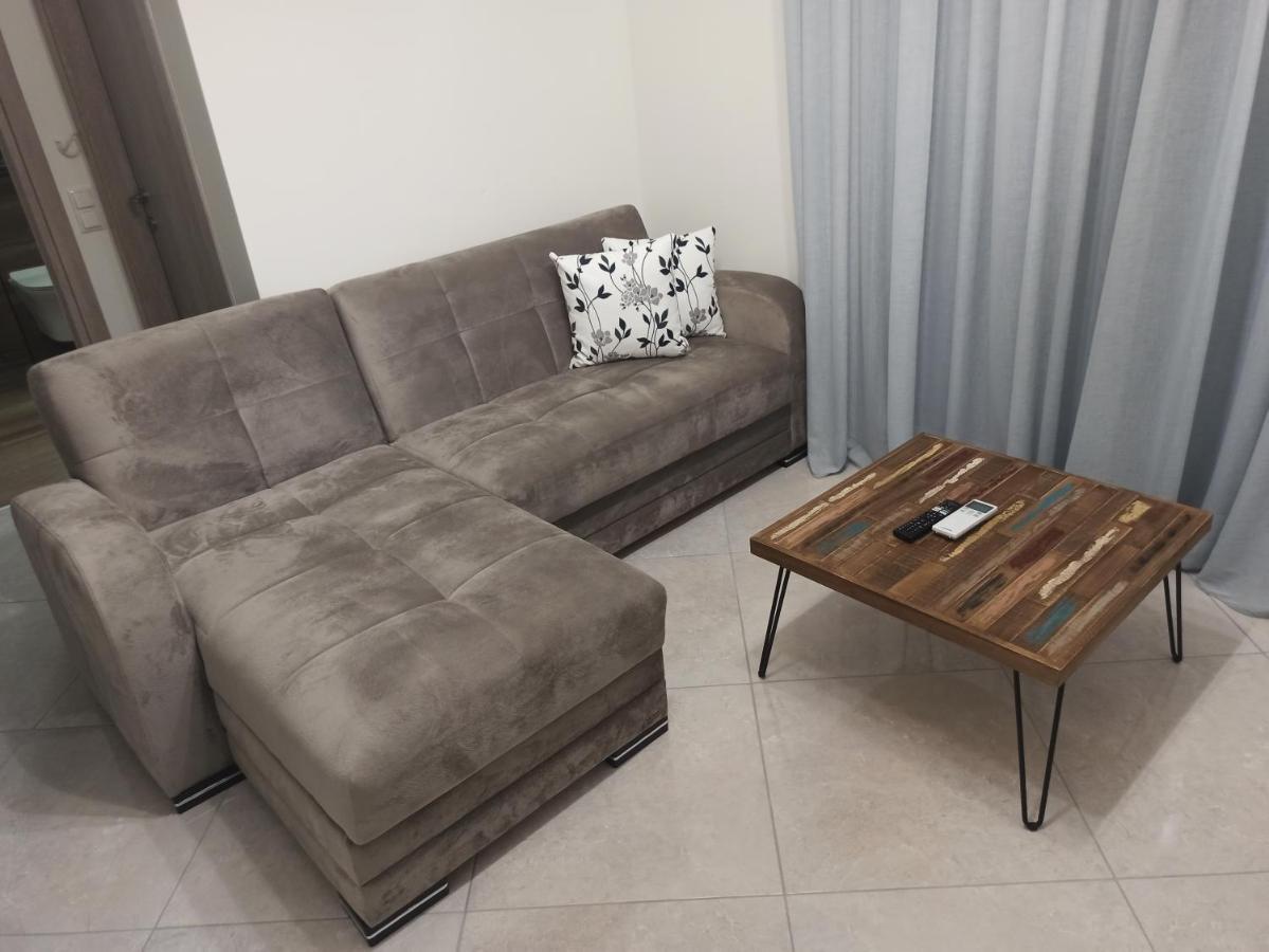 Cyclops Luxury Apartments Игуменица Екстериор снимка