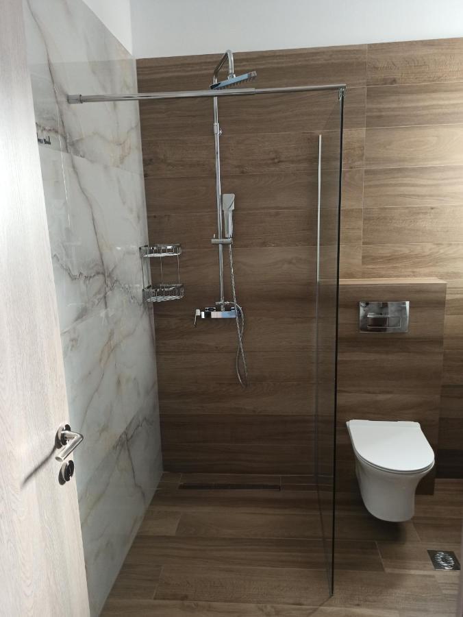Cyclops Luxury Apartments Игуменица Екстериор снимка