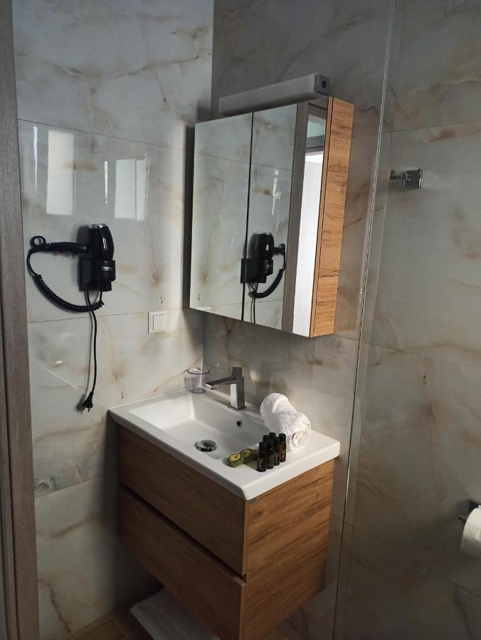 Cyclops Luxury Apartments Игуменица Екстериор снимка