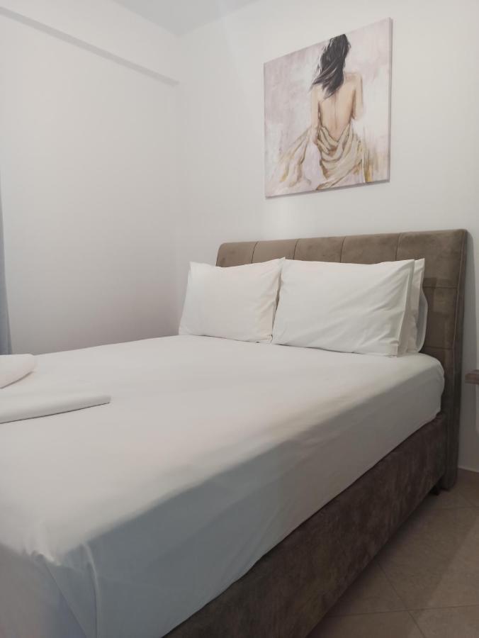 Cyclops Luxury Apartments Игуменица Екстериор снимка