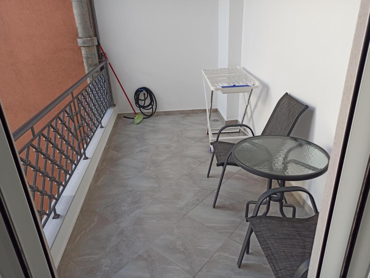 Cyclops Luxury Apartments Игуменица Екстериор снимка