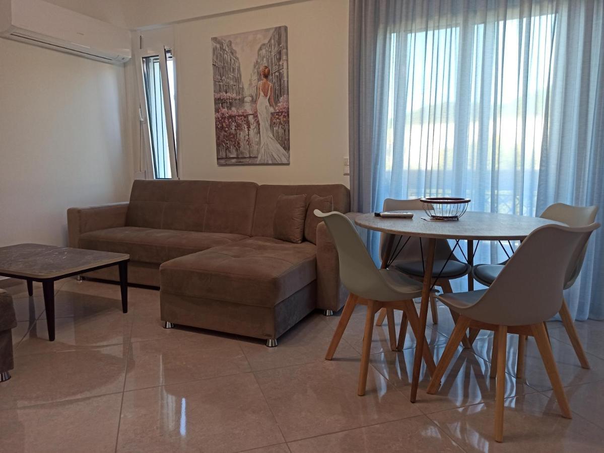 Cyclops Luxury Apartments Игуменица Екстериор снимка