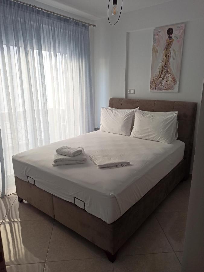 Cyclops Luxury Apartments Игуменица Екстериор снимка